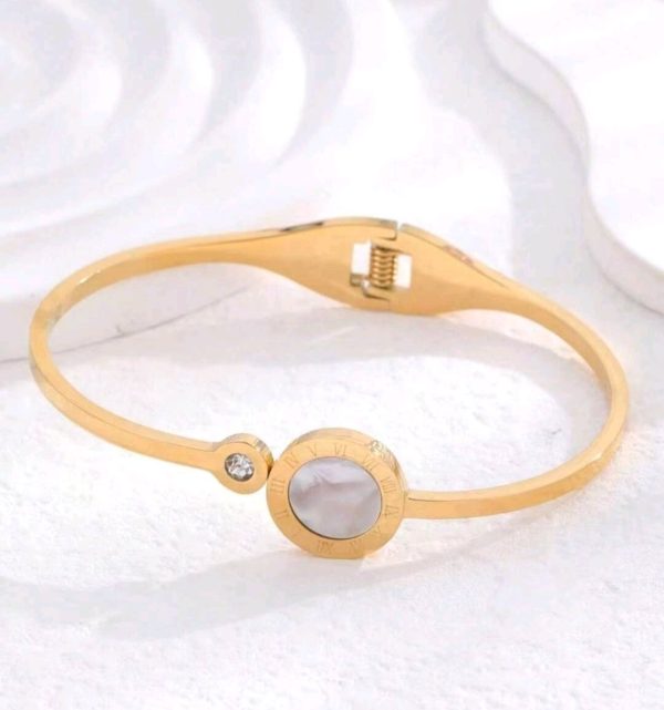 The Mia Bangle